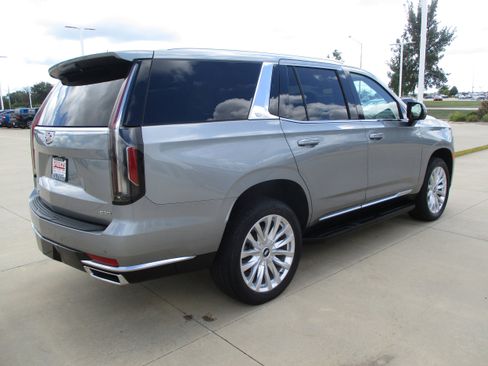 Used 2024 Cadillac Escalade Luxury image 6