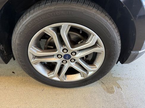 Used 2016 Ford Edge Titanium AWD/4WD image 6