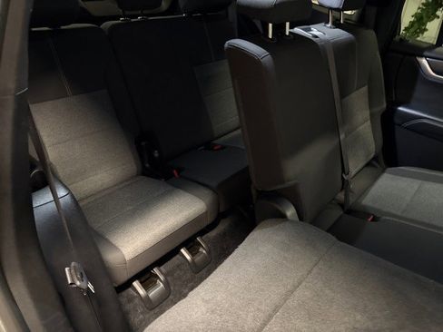 Used 2025 GMC Acadia Elevation image 29