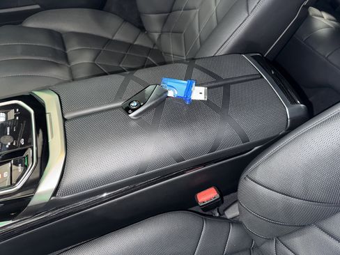 Used 2023 BMW 740i 740i image 30