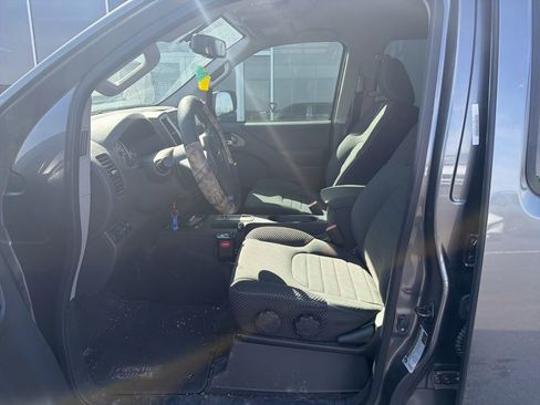 Used 2016 Nissan Frontier PRO-4X image 1