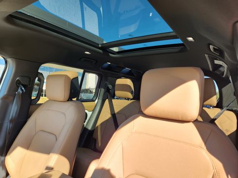 New 2026 Land Rover Defender 110 X-Dynamic SE AWD/4WD image 10