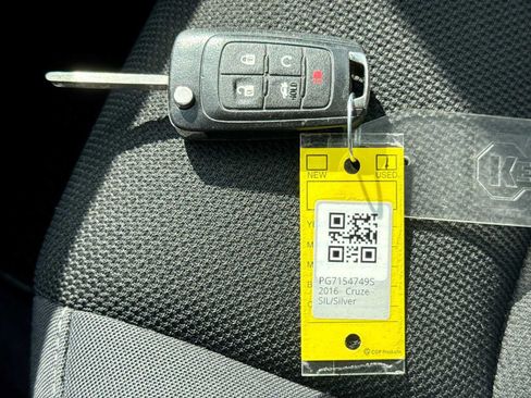 Used 2016 Chevrolet Cruze LT FWD image 32
