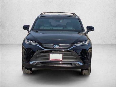 Used 2021 Toyota Venza XLE image 2