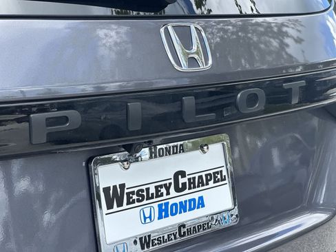 Used 2024 Honda Pilot EX-L image 11