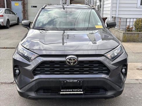Used 2019 Toyota RAV4 LE image 7