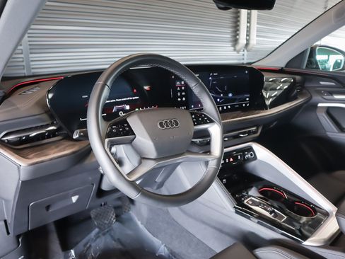 Used 2025 Audi Q5 Premium w/ Premium Plus AWD/4WD image 18