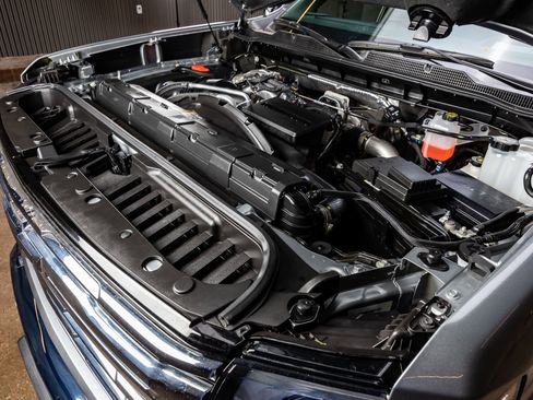 Used 2025 Chevrolet Silverado 2500 LTZ w/ LTZ Premium Package image 37