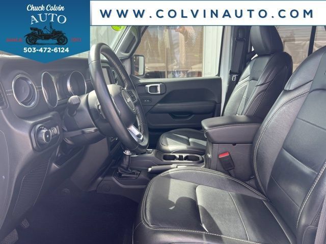 Used 2022 Jeep Wrangler Unlimited Sahara AWD/4WD image 15