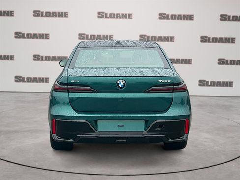 New 2026 BMW 750e xDrive image 4