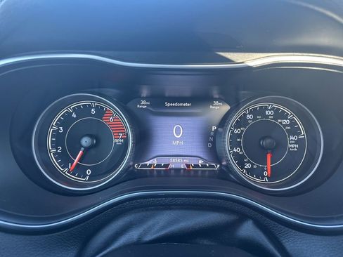 Used 2019 Jeep Cherokee Limited image 25