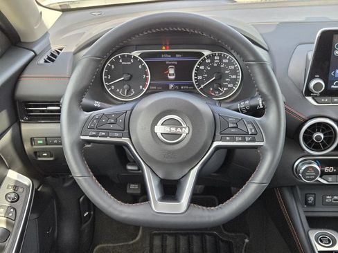 Used 2025 Nissan Sentra SR w/ SR Premium Package FWD image 16