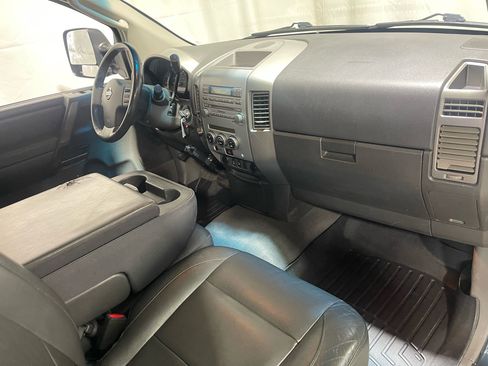 Used 2006 Nissan Titan LE w/ (R02) LE Off-Road Pkg image 37