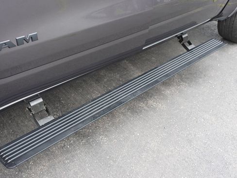 Used 2023 RAM 1500 Limited AWD/4WD image 9
