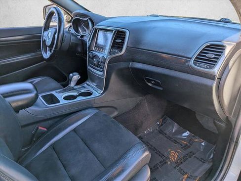 Used 2018 Jeep Grand Cherokee Altitude RWD image 22