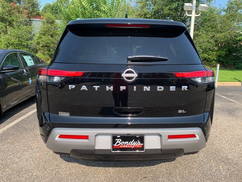 Used 2025 Nissan Pathfinder SL w/ Cargo Package FWD image 6
