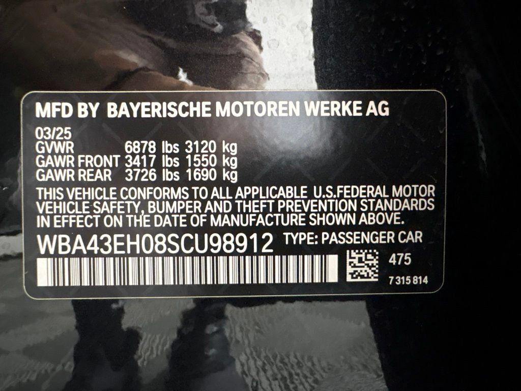 Certified 2025 BMW 750e xDrive AWD/4WD image 35