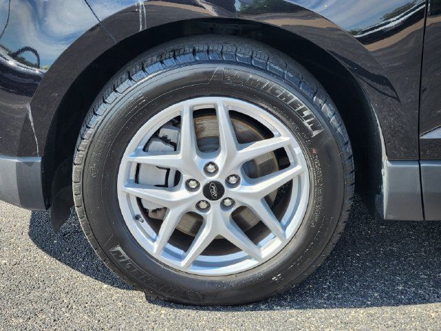 Used 2024 Ford Edge SEL AWD/4WD image 9