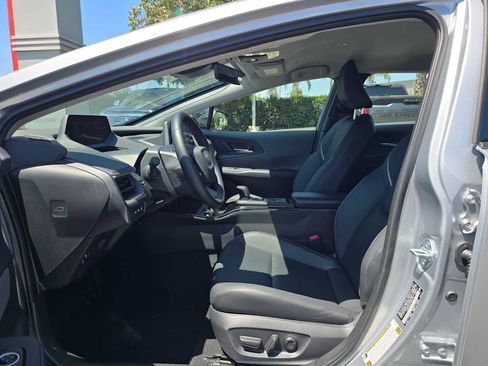 Certified 2026 Toyota Prius XLE FWD image 21