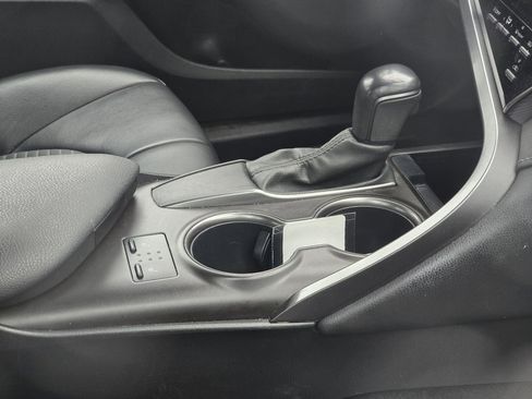 Used 2022 Toyota Camry SE FWD image 15