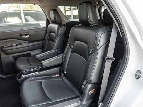 Used 2024 Nissan Pathfinder SL w/ SL Premium Package image 13