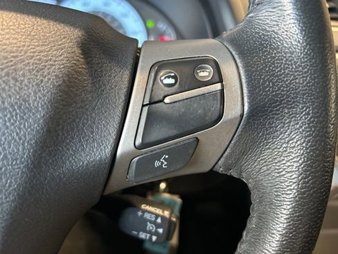 Used 2011 Toyota Camry SE image 9