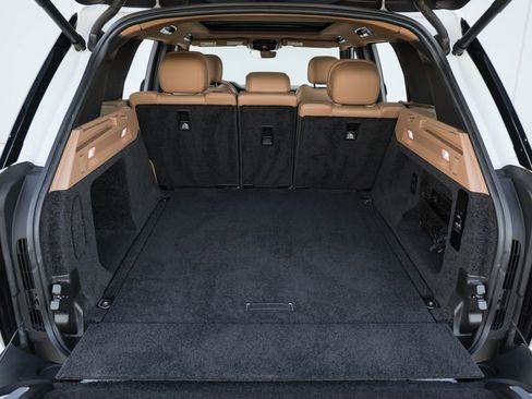 Used 2023 Land Rover Range Rover SE image 26