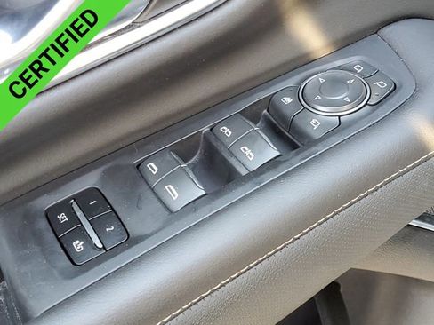 Certified 2022 Chevrolet Suburban Premier w/ Premium Package image 24