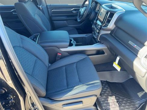 New 2026 RAM 1500 4x4 Crew Cab image 29