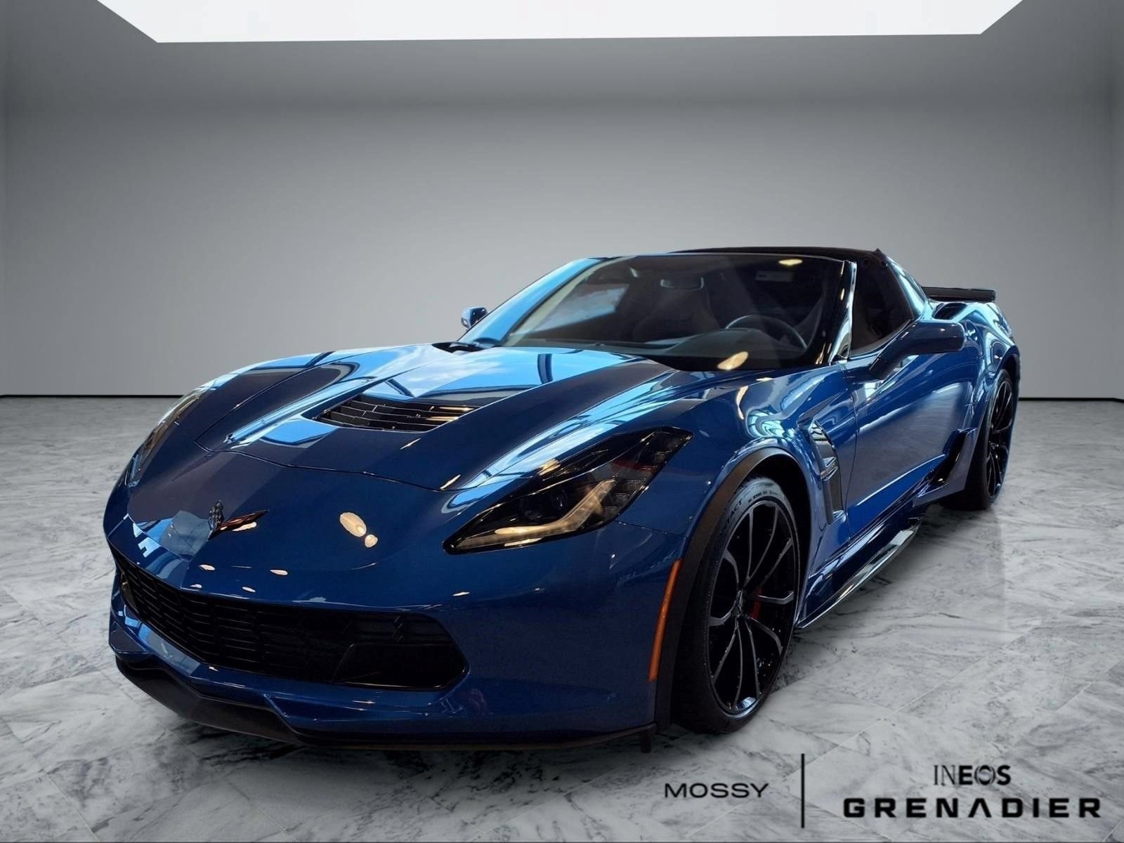 Used 2019 Chevrolet Corvette Grand Sport w/ Carbon Flash Badge Package RWD image 4