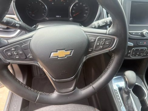 Used 2023 Chevrolet Equinox LT FWD image 19