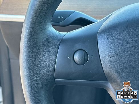 Used 2020 Tesla Model 3 Standard Range Plus image 24