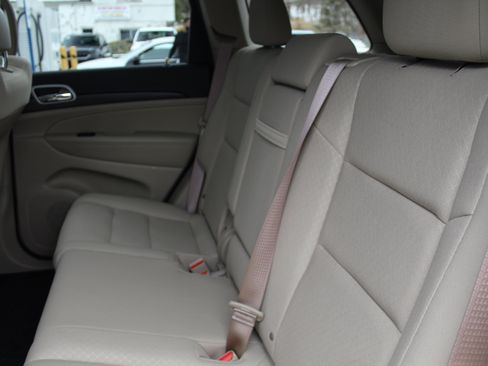 Certified 2022 Jeep Grand Cherokee Laredo E image 12