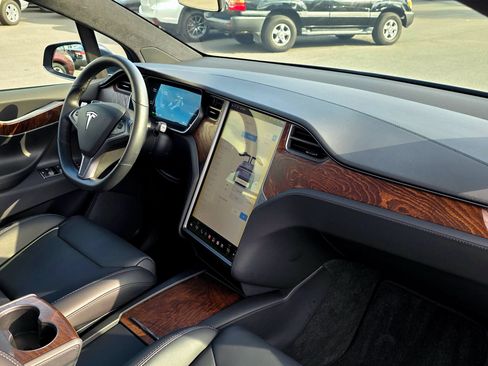 Used 2019 Tesla Model X 100D AWD/4WD image 35