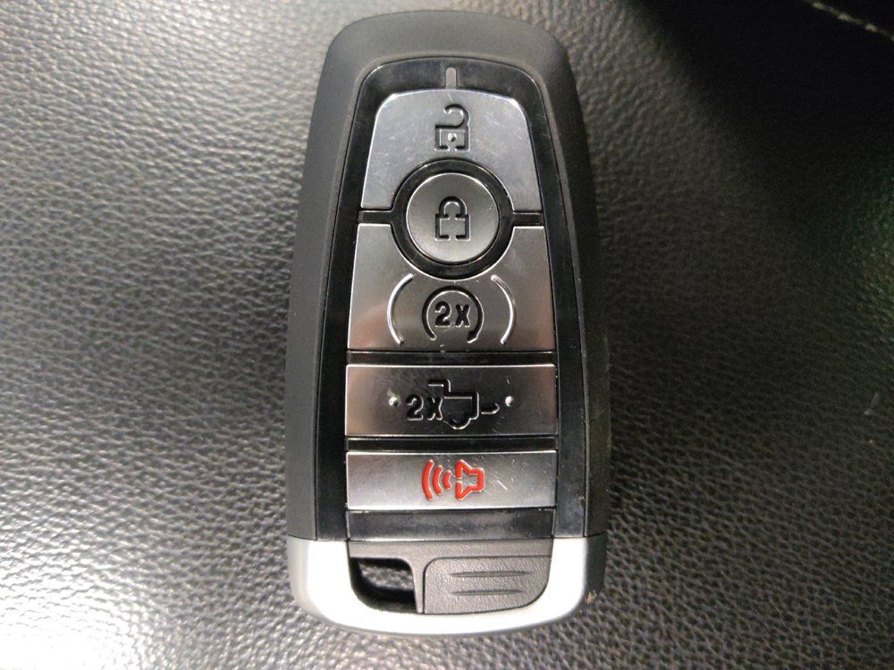 Used 2020 Ford Fusion SEL FWD image 32