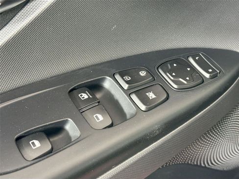 Used 2021 Hyundai Veloster N image 27