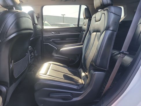 Used 2021 Jeep Grand Cherokee L Limited RWD image 11