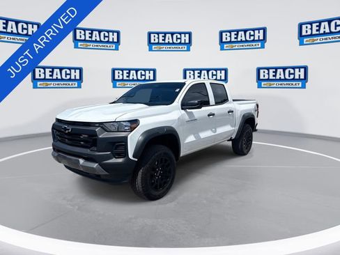 Used 2024 Chevrolet Colorado Trail Boss w/ Advanced Trailering Package AWD/4WD image 4