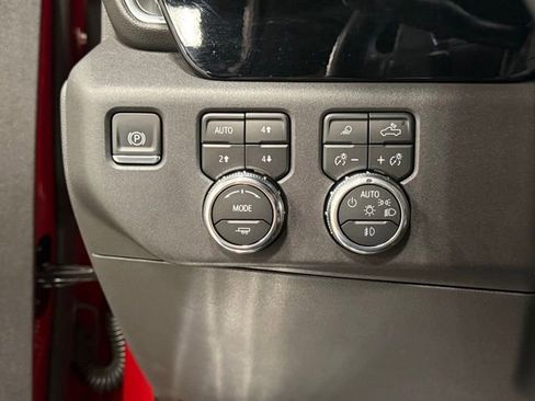 Used 2024 GMC Sierra 1500 SLT w/ SLT Convenience Package image 15