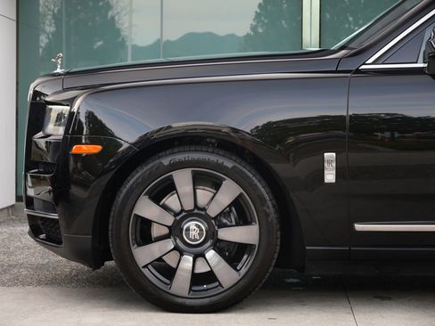 Used 2023 Rolls-Royce Cullinan image 12