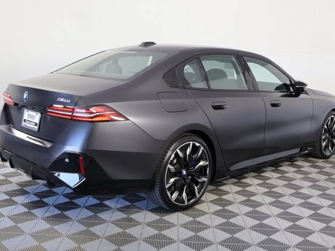 Used 2025 BMW i5 M60 AWD/4WD image 4