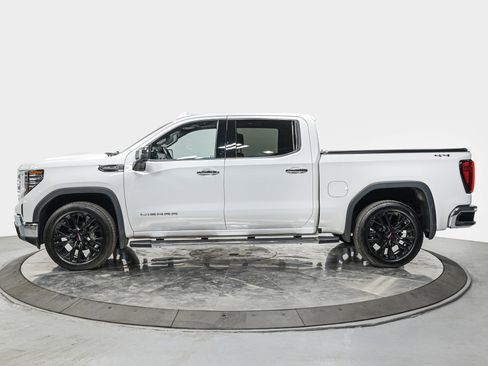 Used 2022 GMC Sierra 1500 SLT w/ SLT Premium Plus Package image 2
