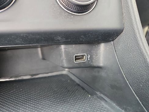 Used 2019 Volkswagen Jetta S image 27