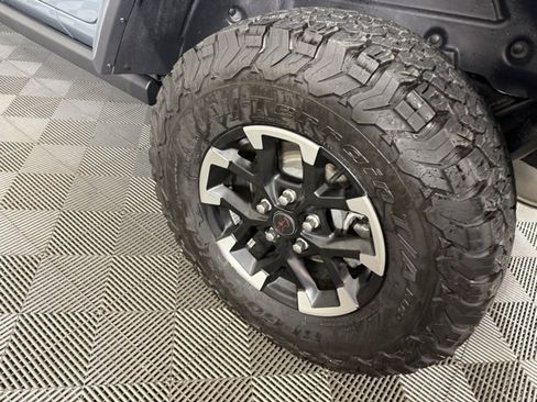 Used 2024 Jeep Wrangler Rubicon image 13