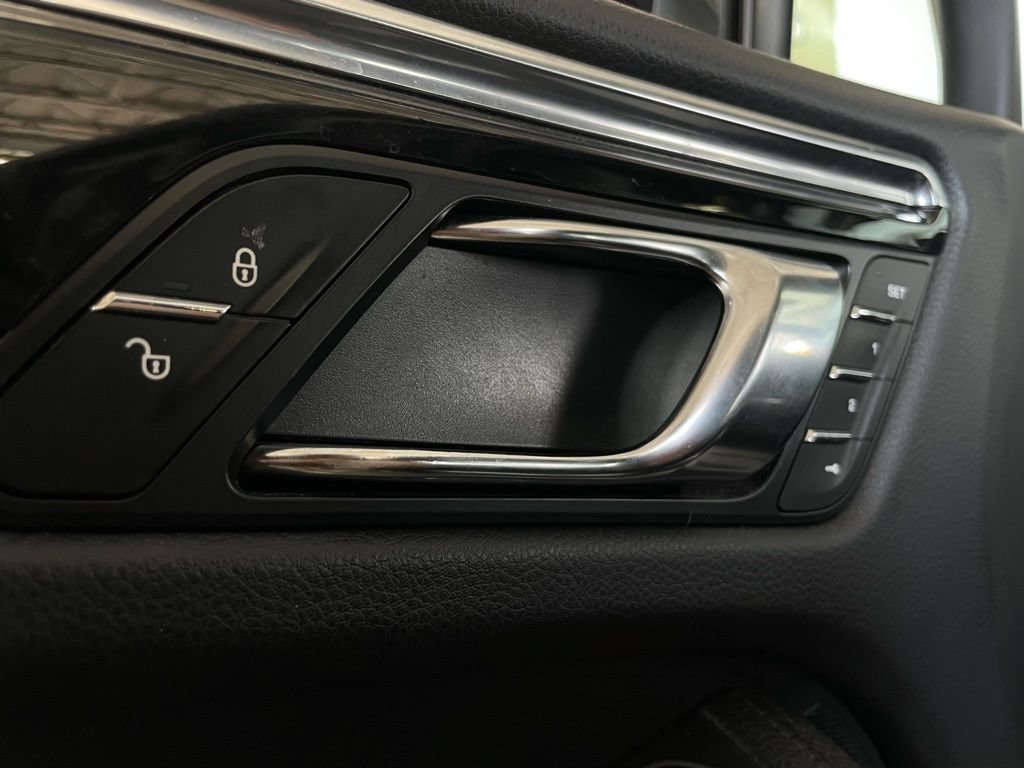 Used 2015 Porsche Macan S w/ Premium Package Plus AWD/4WD image 18