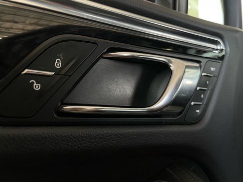 Used 2015 Porsche Macan S w/ Premium Package Plus AWD/4WD image 18