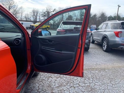 Used 2019 Hyundai Kona SEL image 14