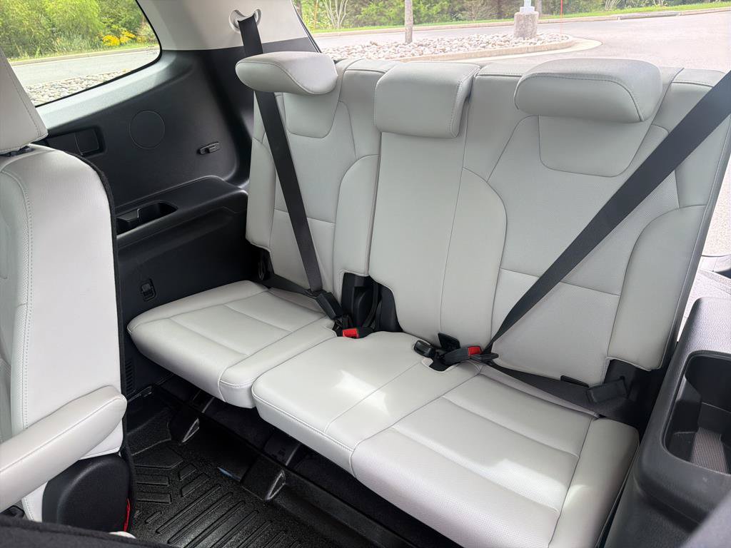 Used 2025 Kia Telluride EX w/ EX Captain's Chair Package AWD/4WD image 29