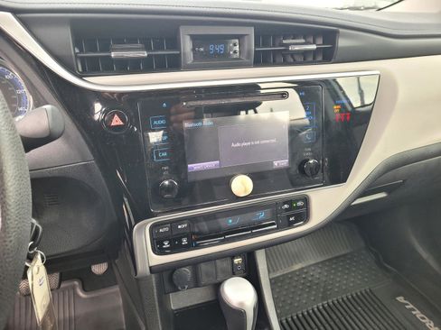 Used 2019 Toyota Corolla LE image 19