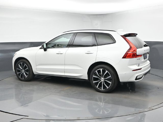 Used 2024 Volvo XC60 B5 Plus AWD/4WD image 6
